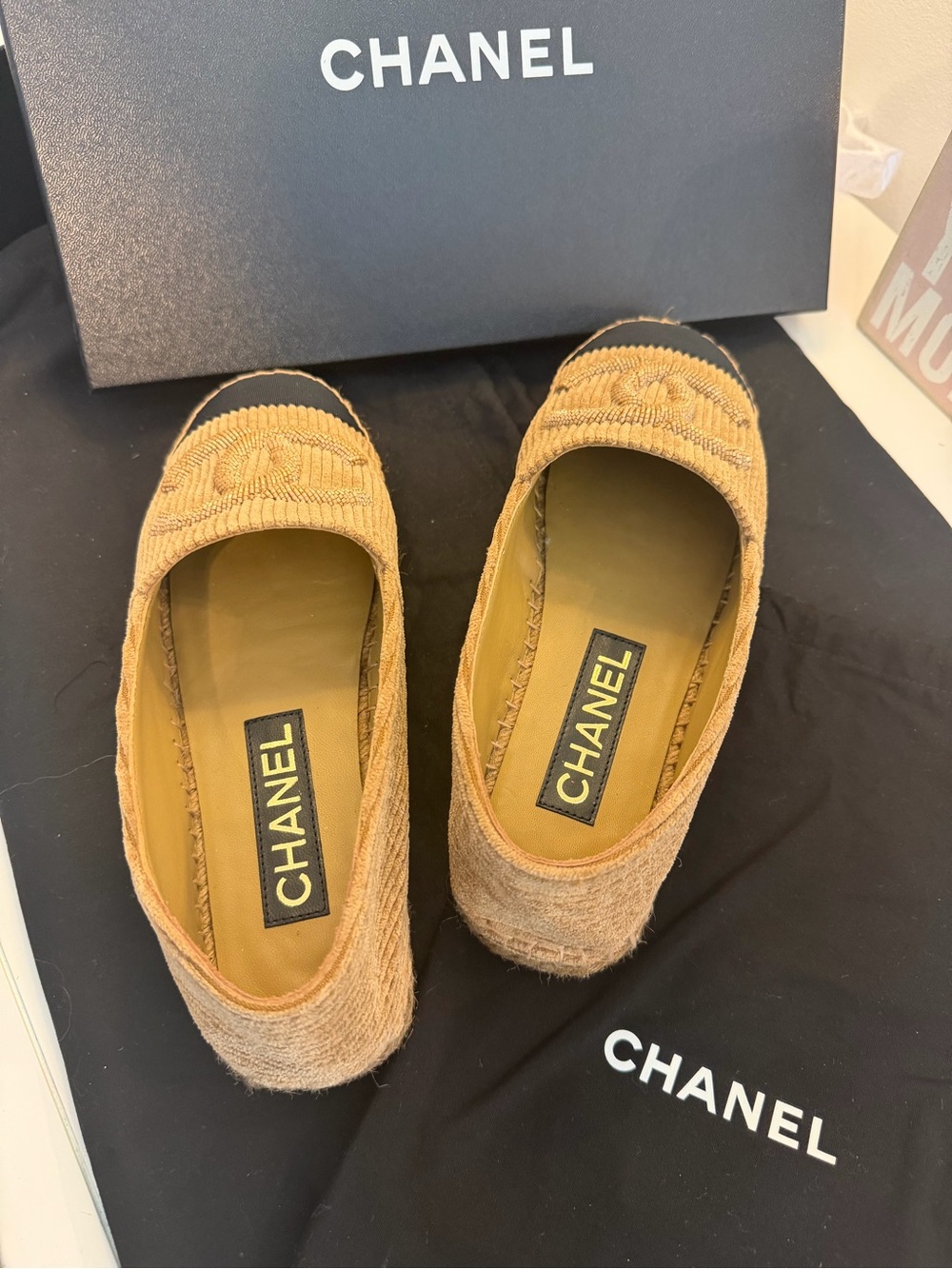 CHANEL Tan Espadrille Flats with Black Cap Toe and CC Logo (never worn) - Picture 2 of 6